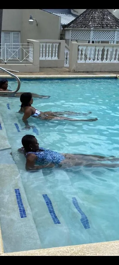 Chill On The Hill Apartamento Ocho Rios